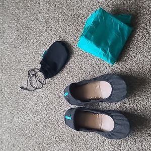 Tieks size 7 grey flats